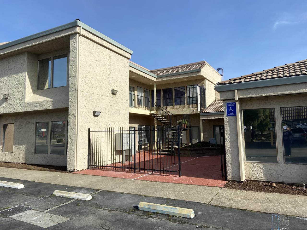 833 Mistletoe Lane - Photo 1