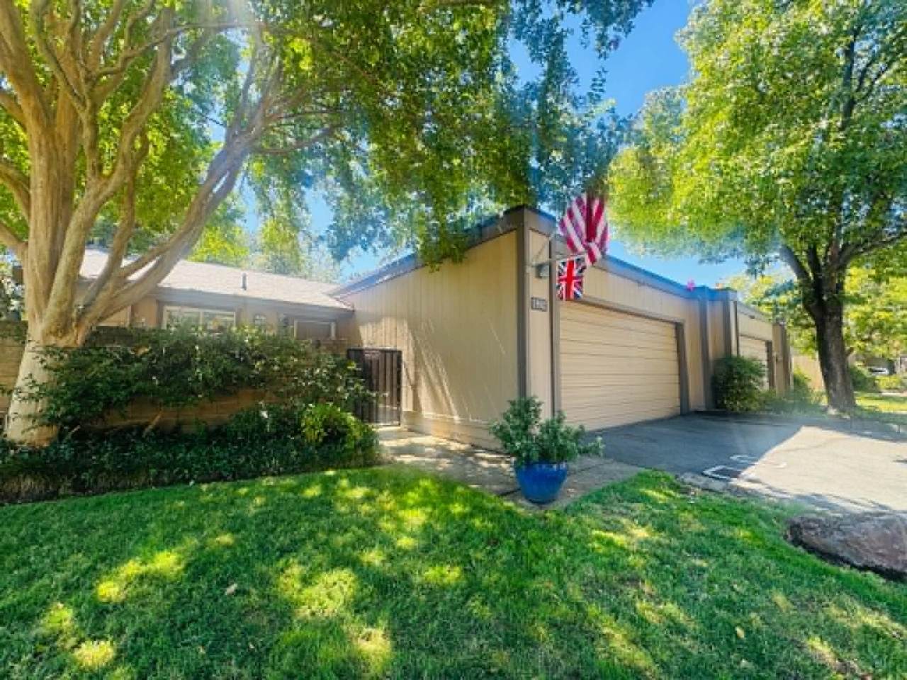 1902 Bechelli Lane - Photo 1