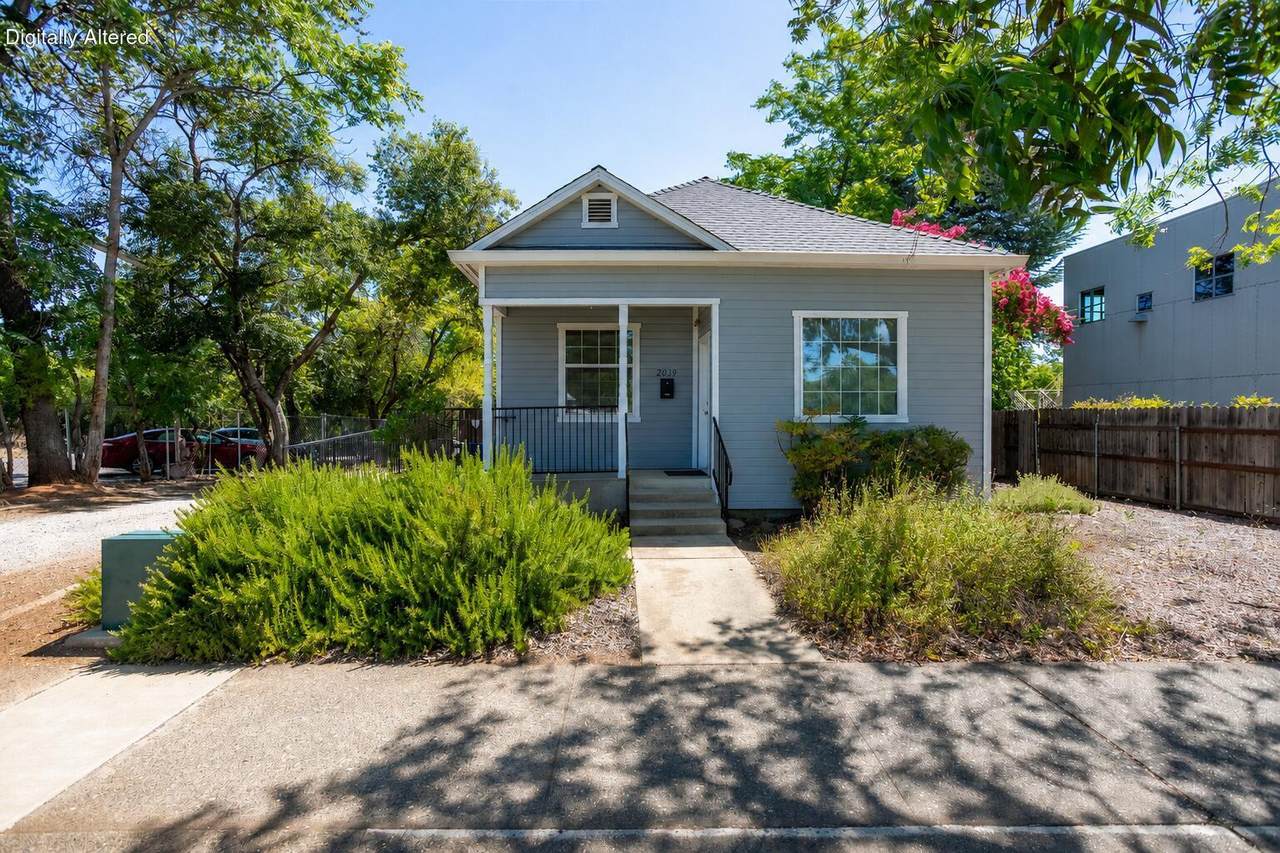 2037 Pine Street - Photo 1