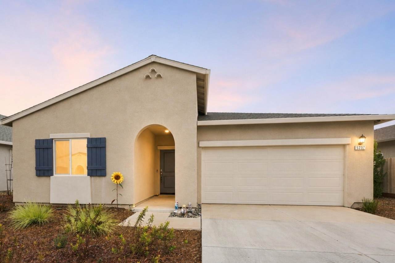 5237 Monaco Parkway - Photo 1