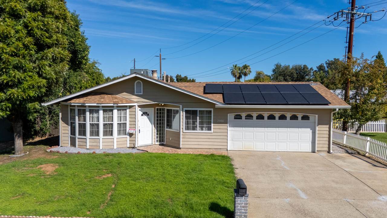 2001 Spruce Circle - Photo 1