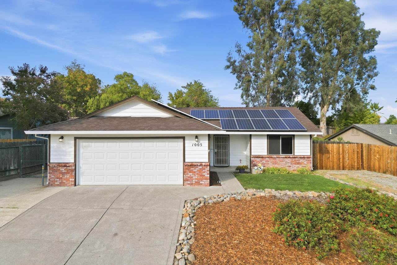 1005 Grouse Drive - Photo 1