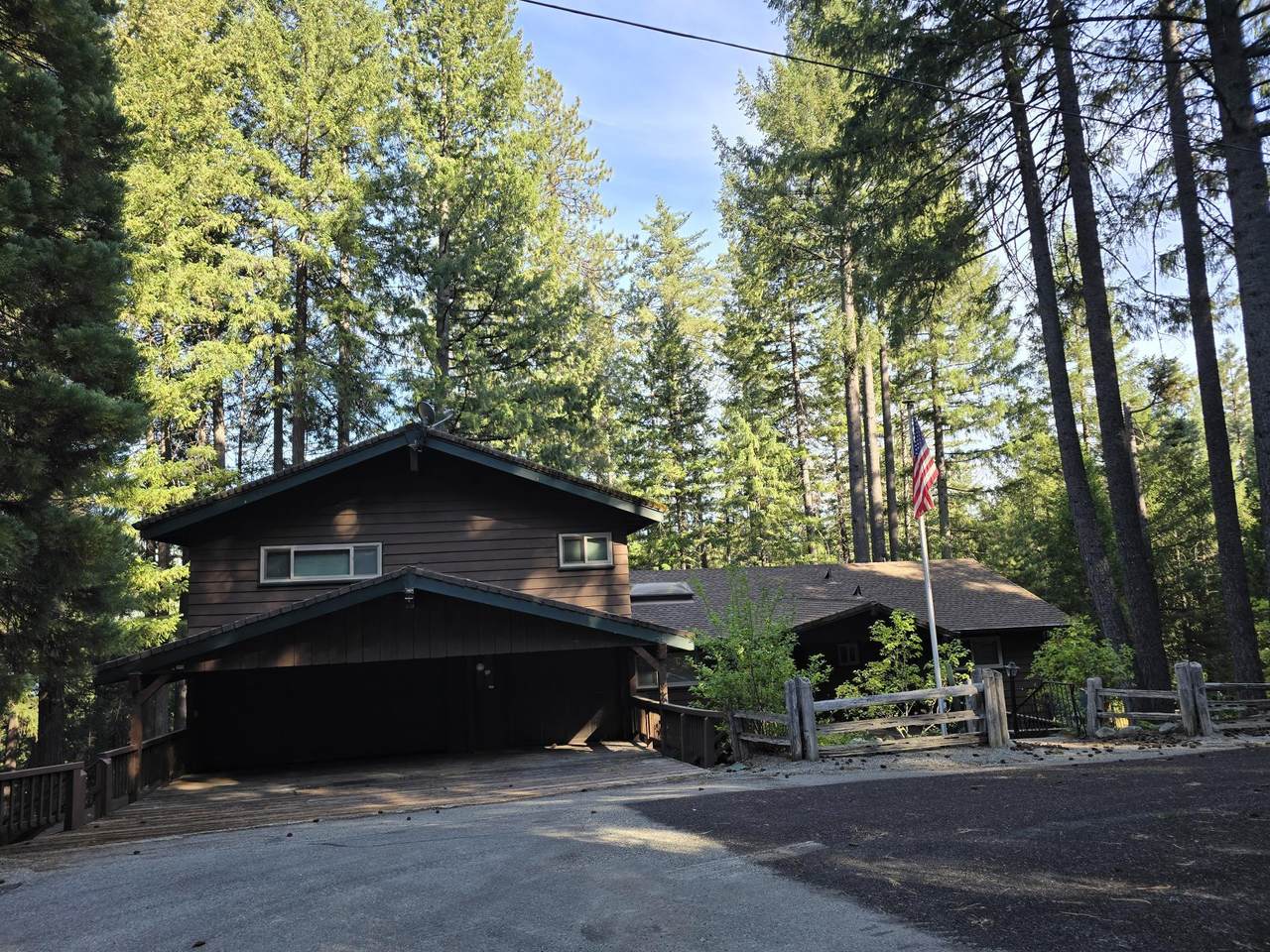 380 Lakeview Drive - Photo 1