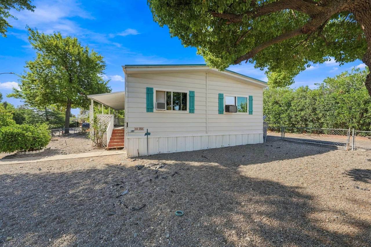 1030 Deerhaven Court - Photo 1