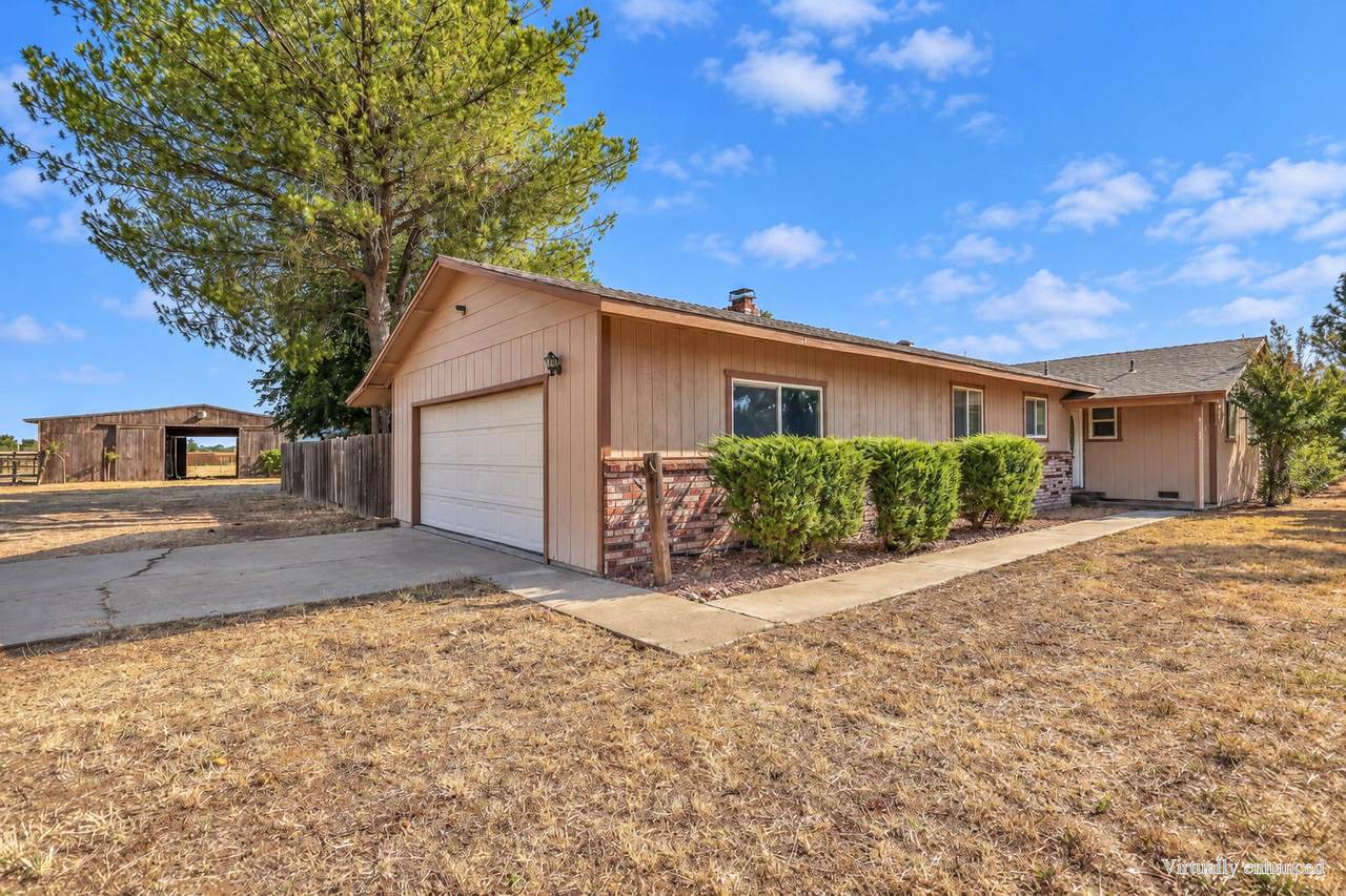 21992 Peacock Way - Photo 1