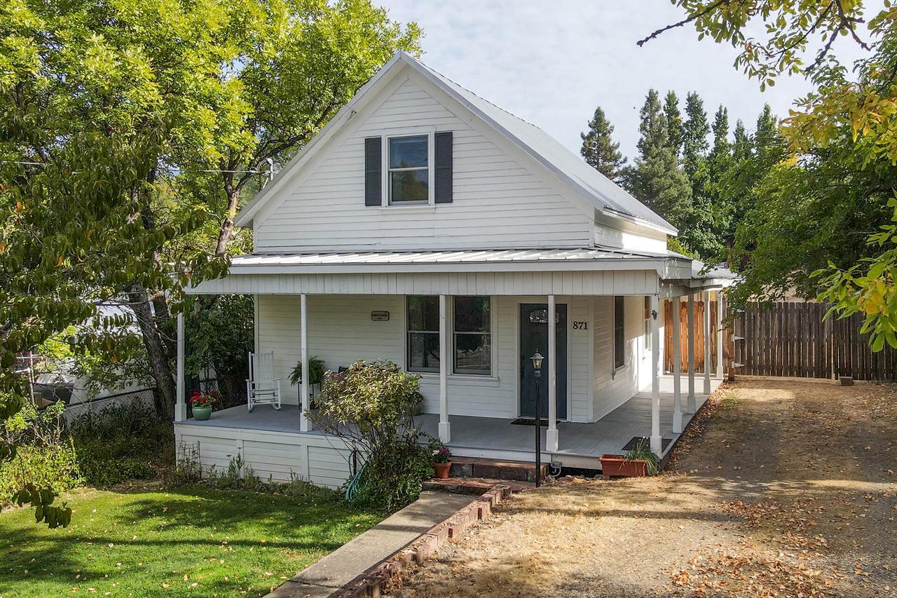 871 Main Street - Photo 1