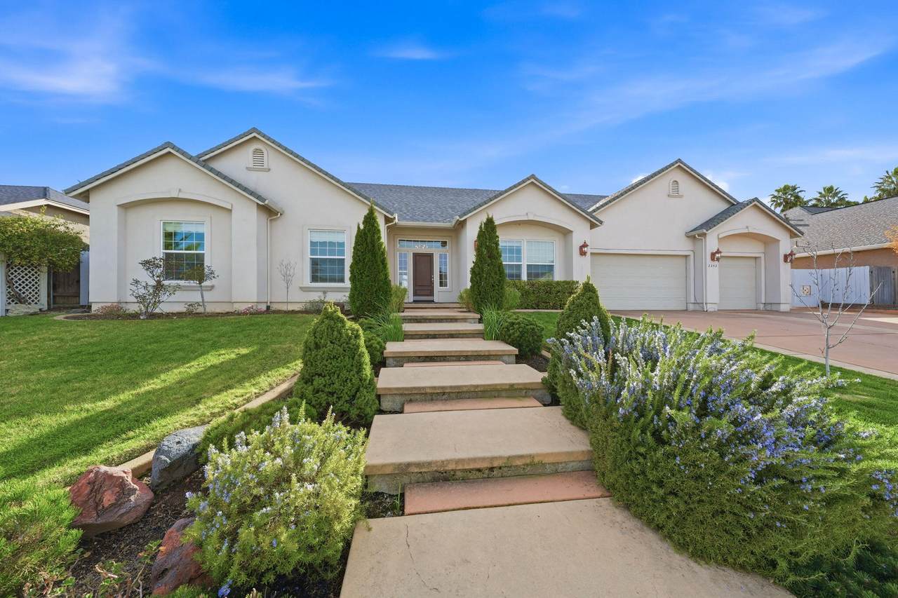 2242 Everest Drive - Photo 1