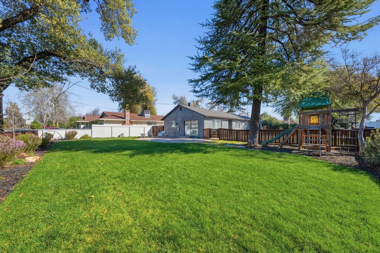 890 Parsons Drive - Photo 1