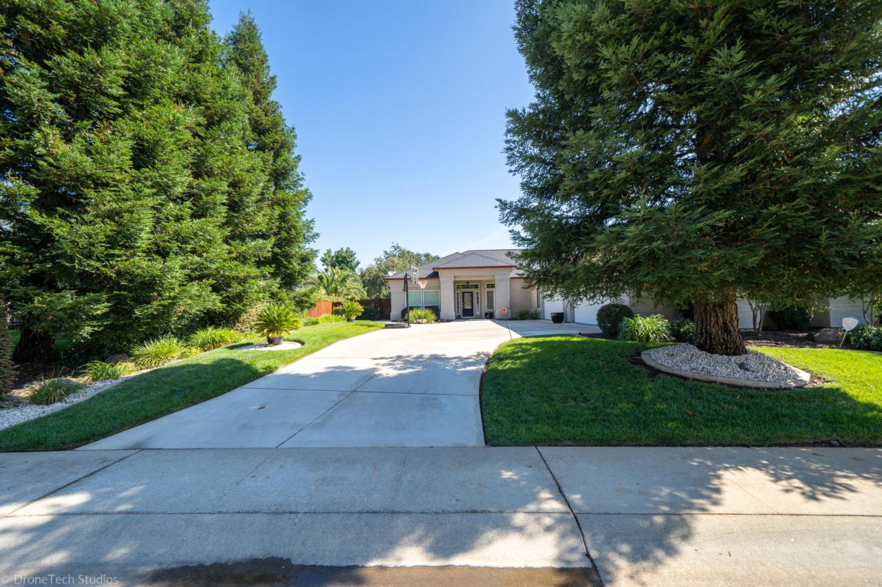 7563 Robles Dr - Photo 1