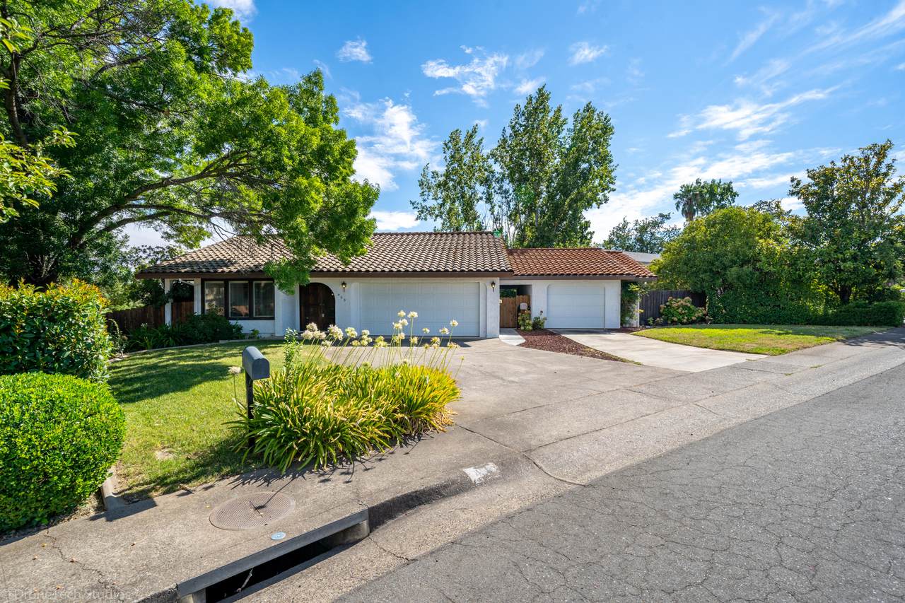 459 Woodcliff Dr - Photo 1