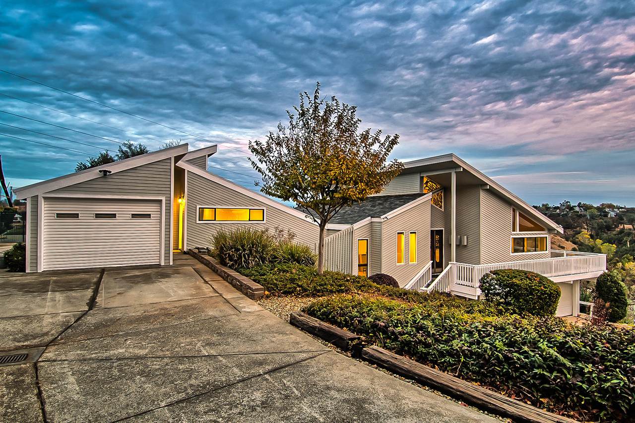 1470 Barbara Rd - Photo 1