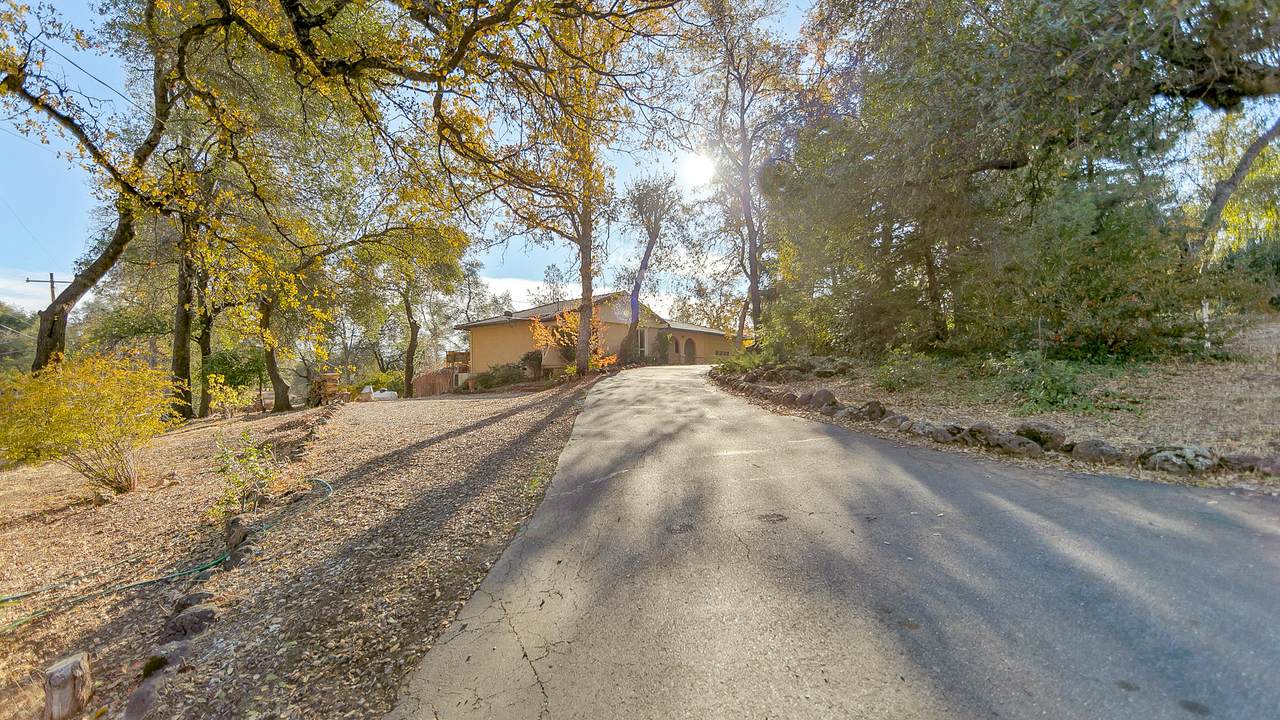 8945 Sadawa Ln - Photo 1