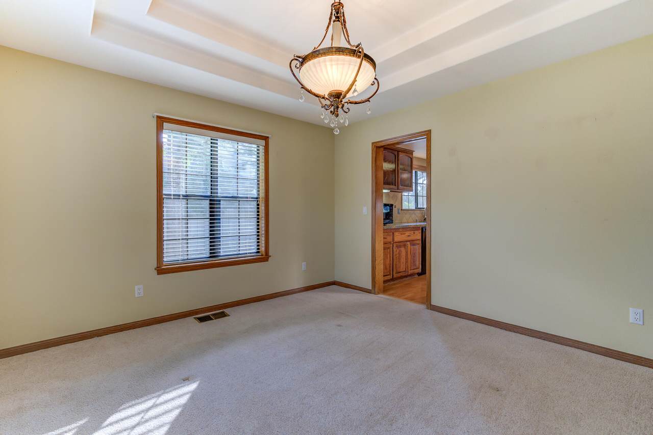 2210 Hope Ln - Photo 1