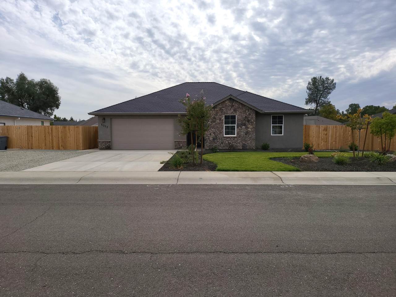 6013 Fallworth Dr - Photo 1