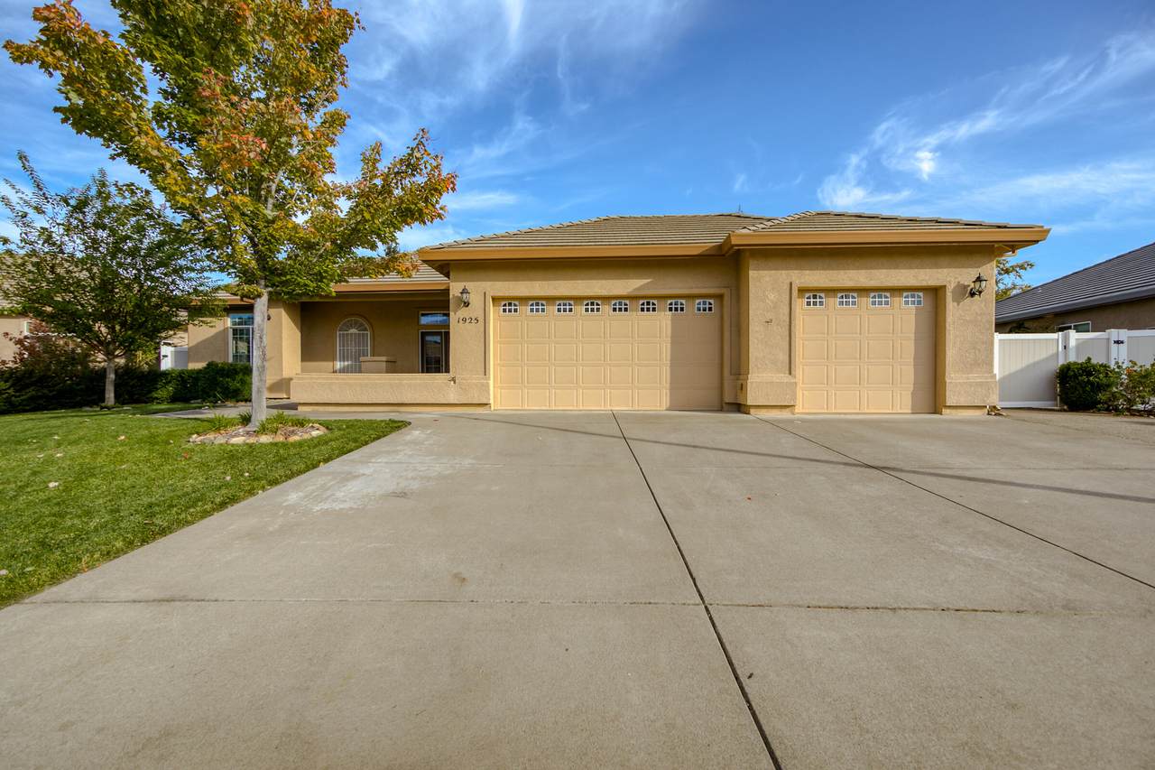 1925 Balzac Ct - Photo 1