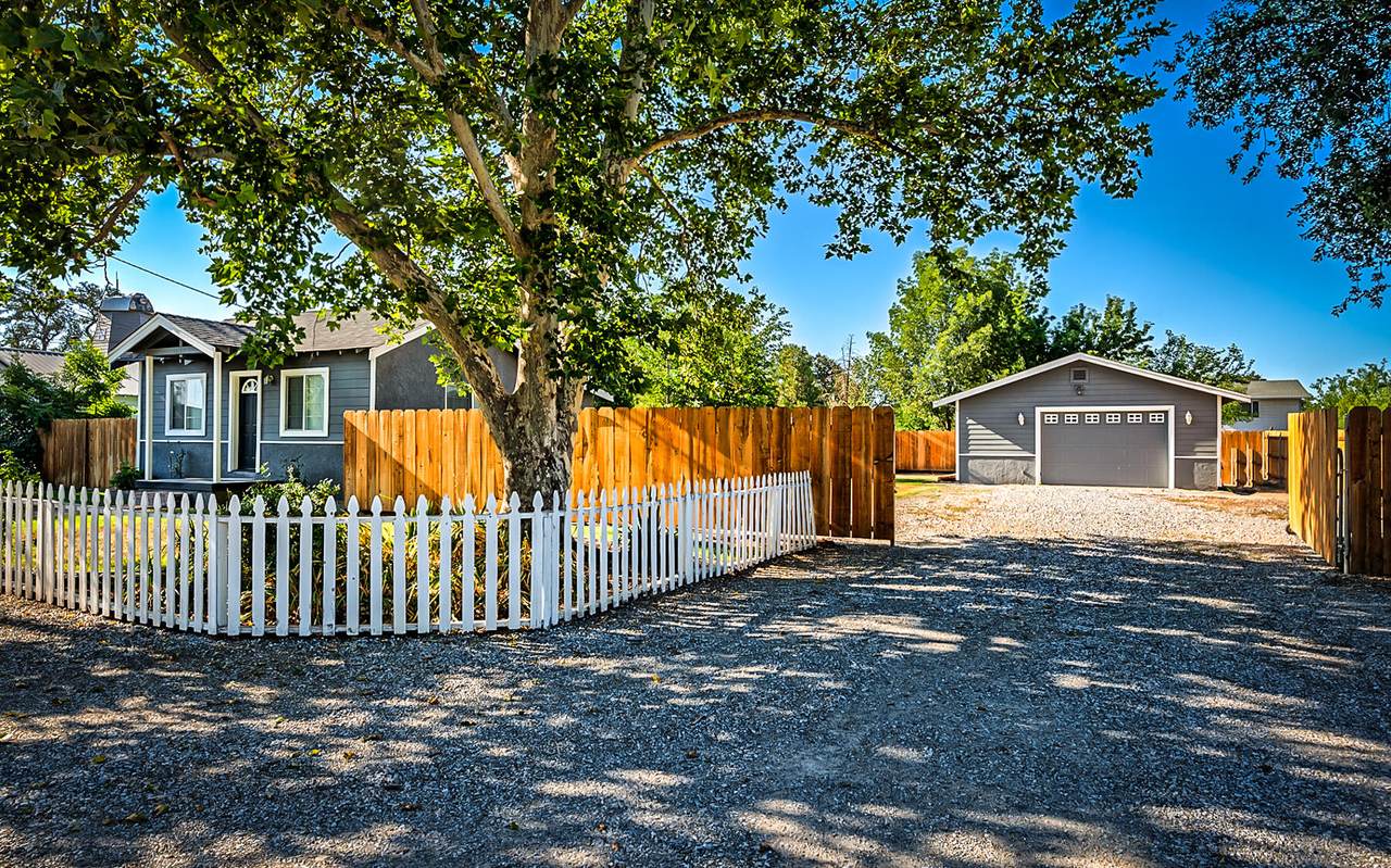 24147 Old 44 Dr - Photo 1
