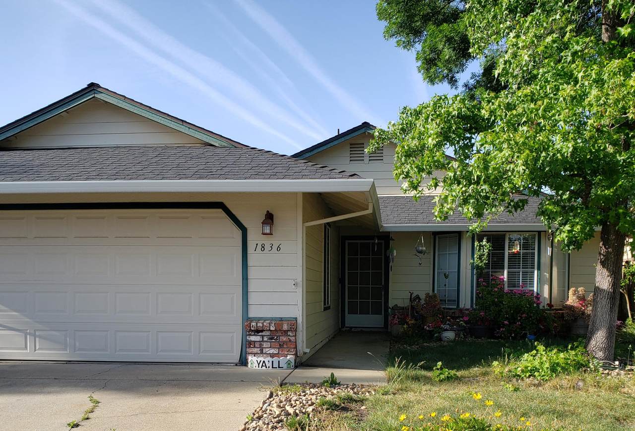 1836 Trumpet Dr - Photo 1