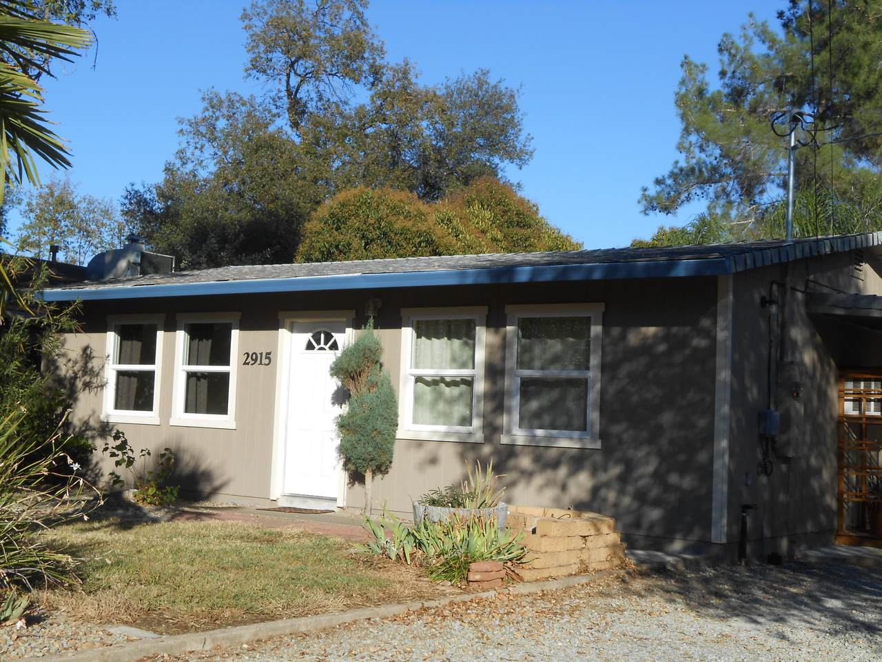 2915 Helen St - Photo 1