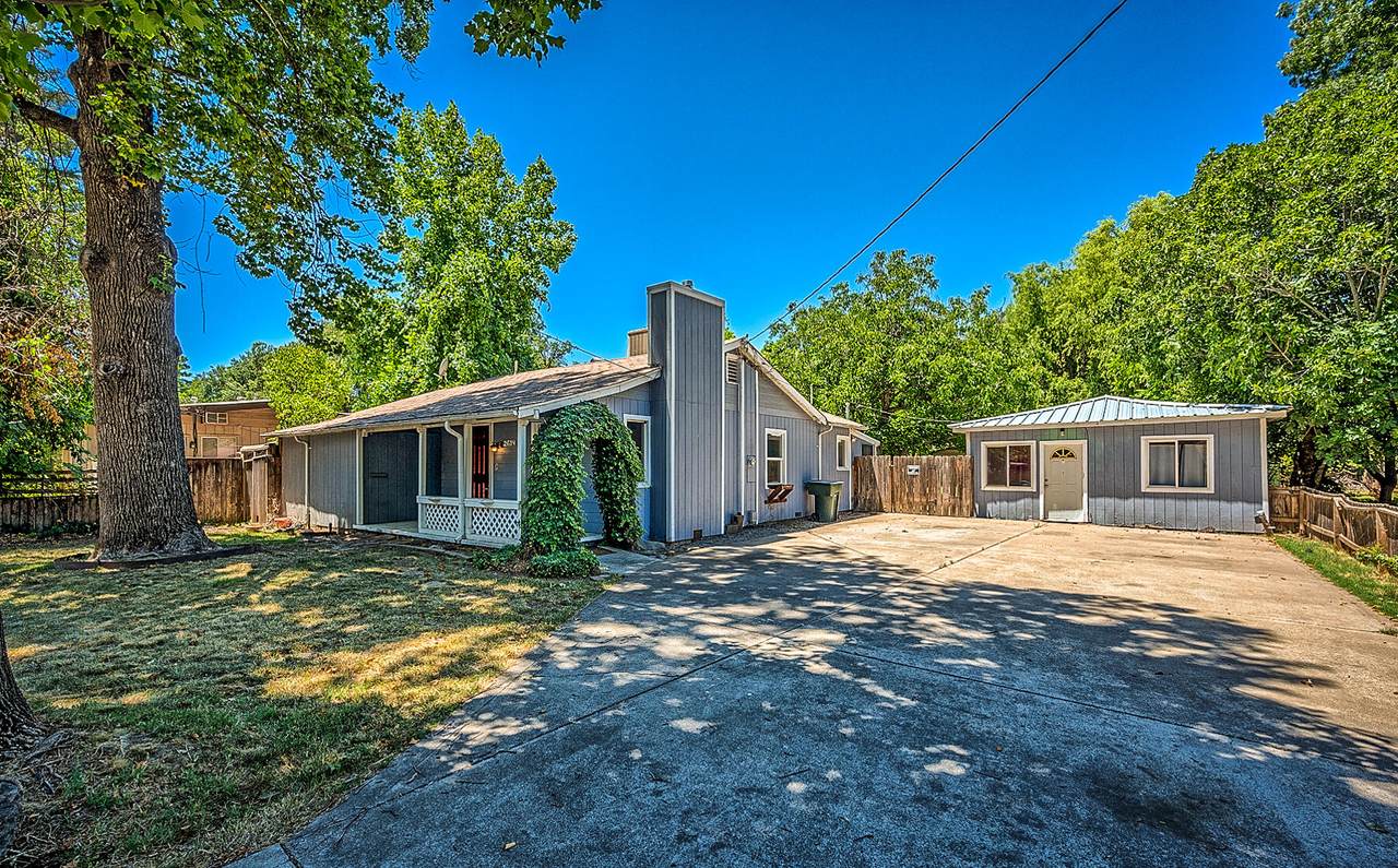 2614 Russell St - Photo 1