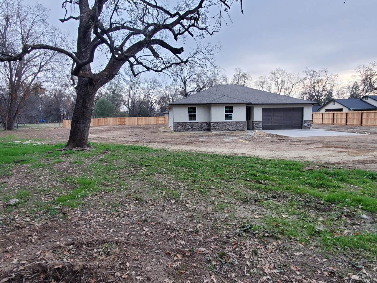 2537 Waverly Ave - Photo 1