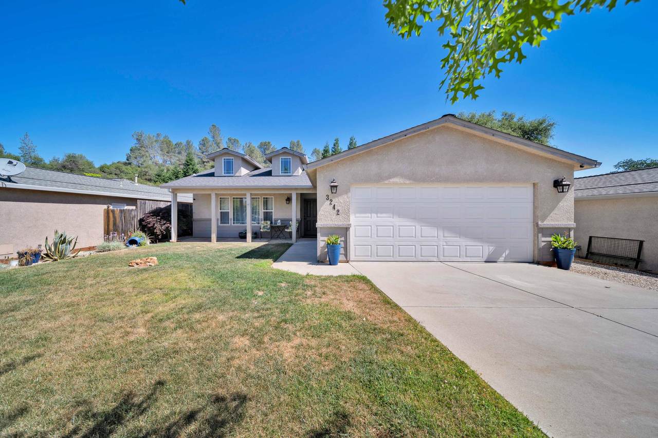 3242 Bridgewater Court - Photo 1