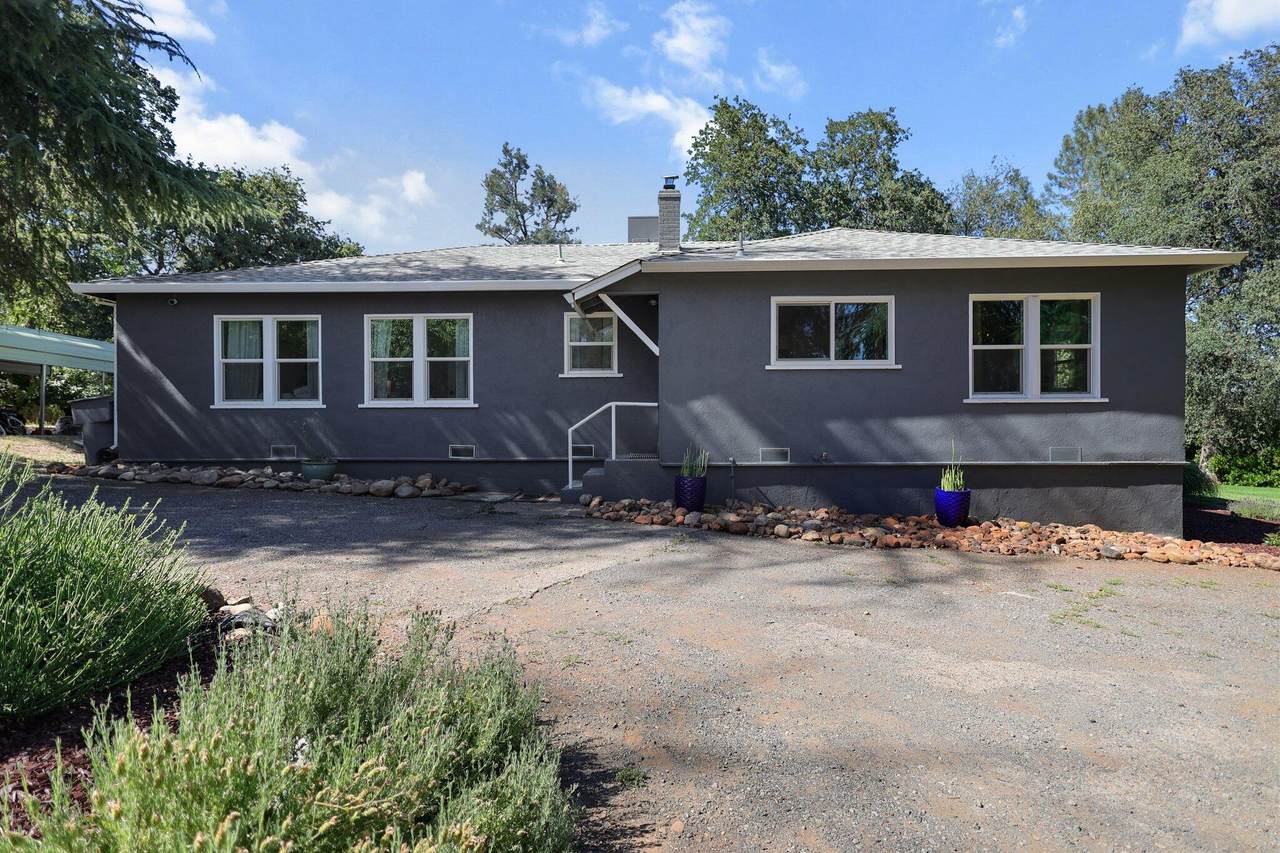 3826 Railroad Avenue - Photo 1