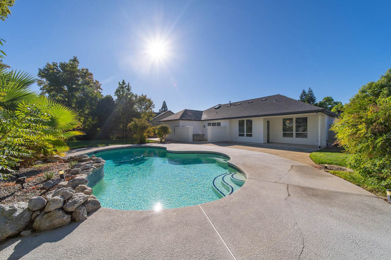 2724 Western Oak Drive - Photo 1