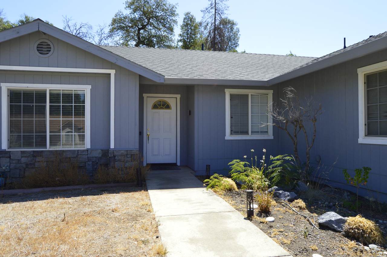 3257 Sioux Drive - Photo 1