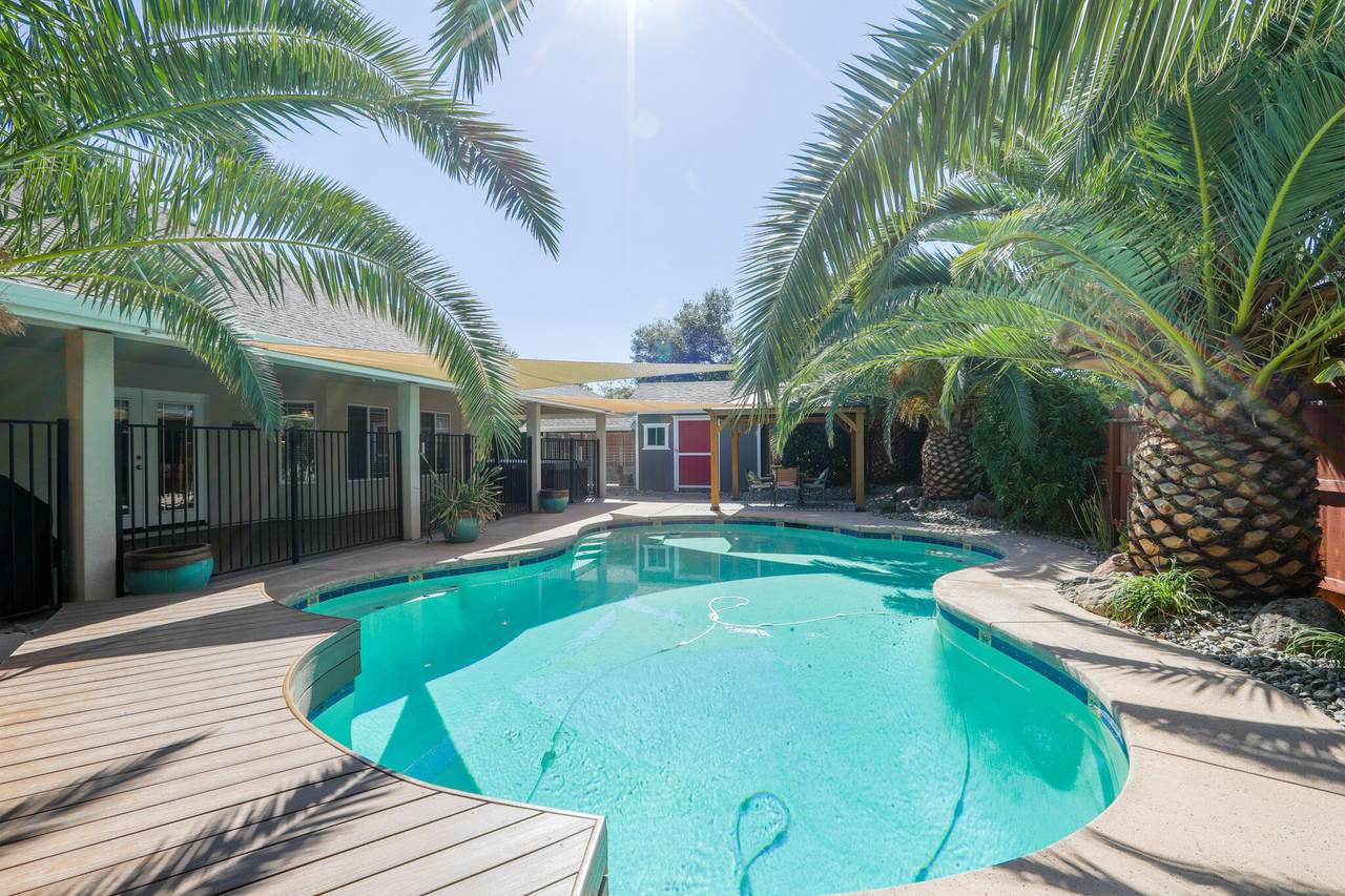 1510 Carl Court - Photo 1