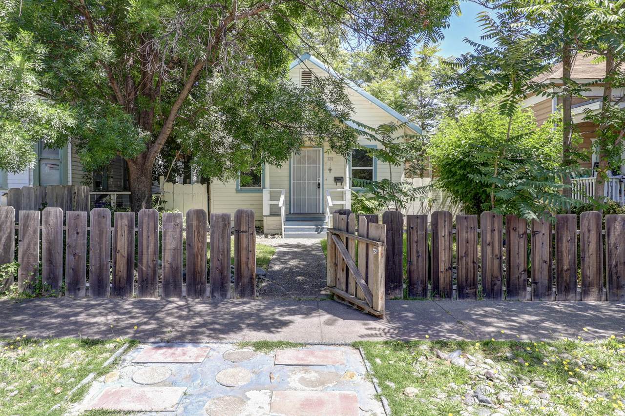 728 Lincoln Street - Photo 1