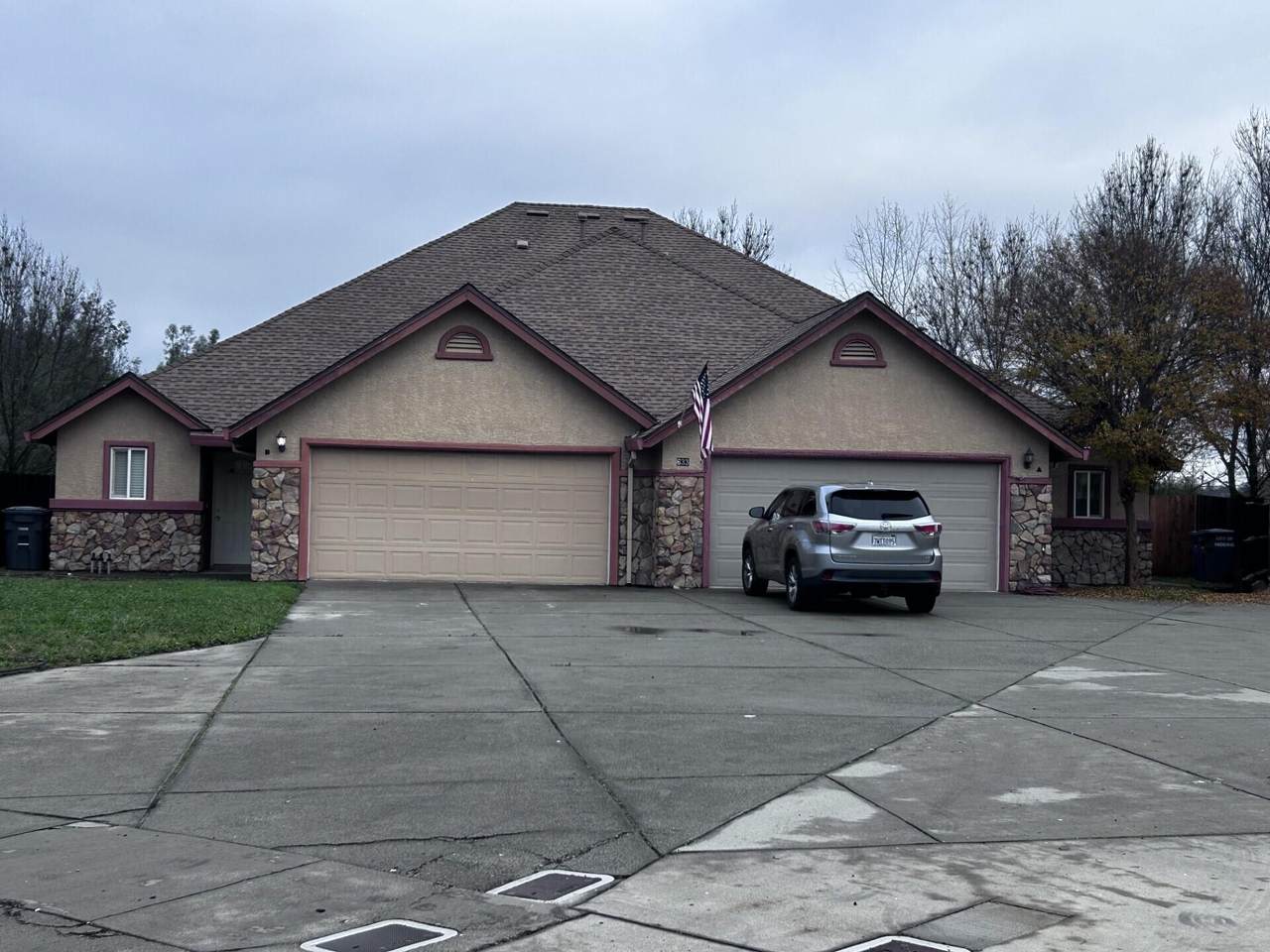 633 Marijean Way - Photo 1