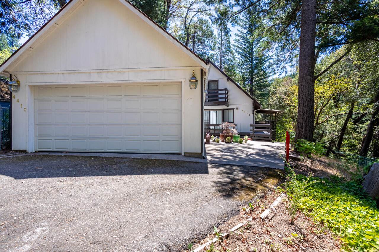 4410 Wells Avenue - Photo 1