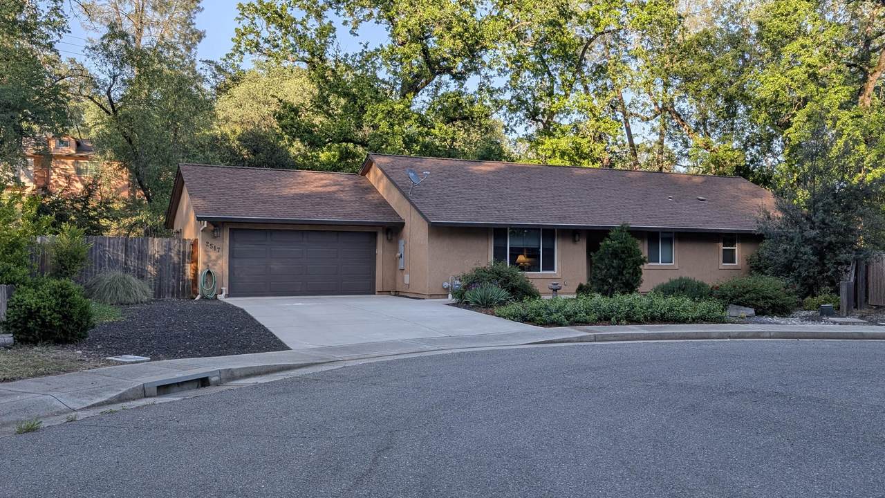 2517 Smith Avenue - Photo 1