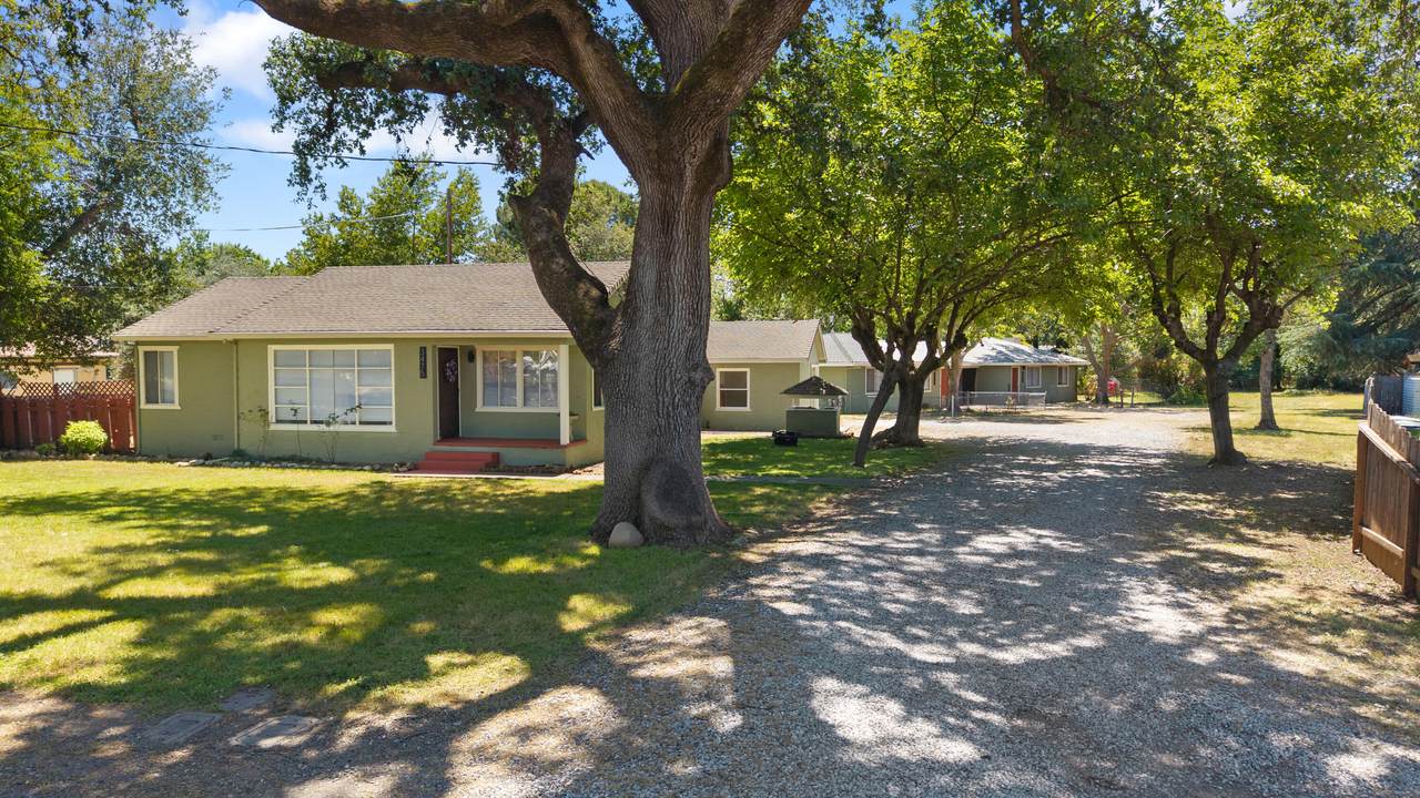 3475 Nicolet Lane - Photo 1