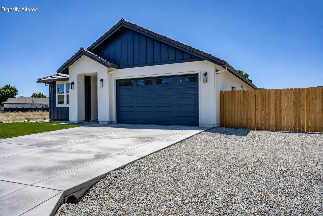 19069 Shoreline Drive - Photo 1