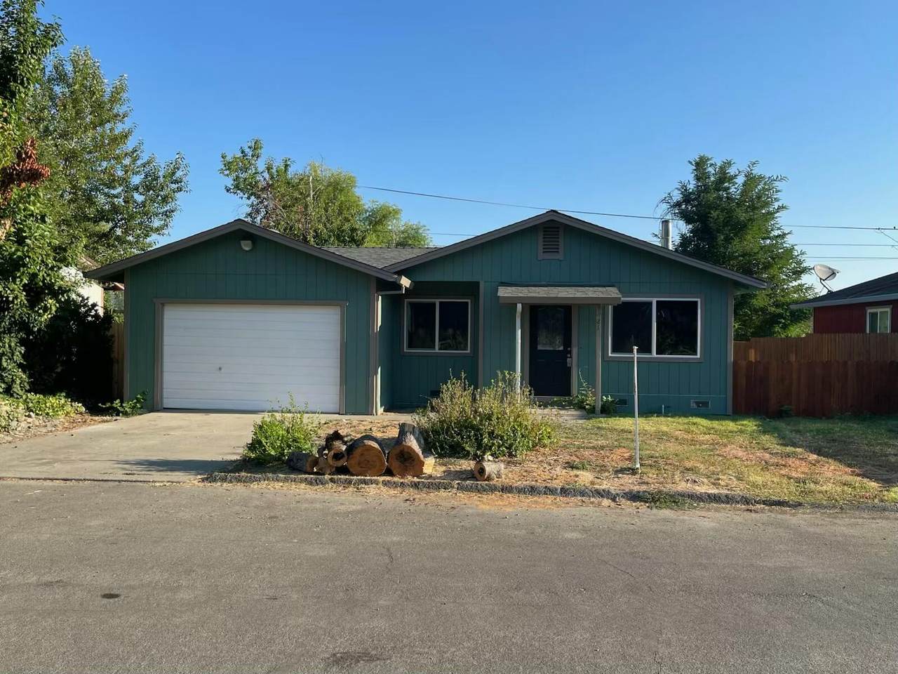 21 3rd Avenue - Photo 1