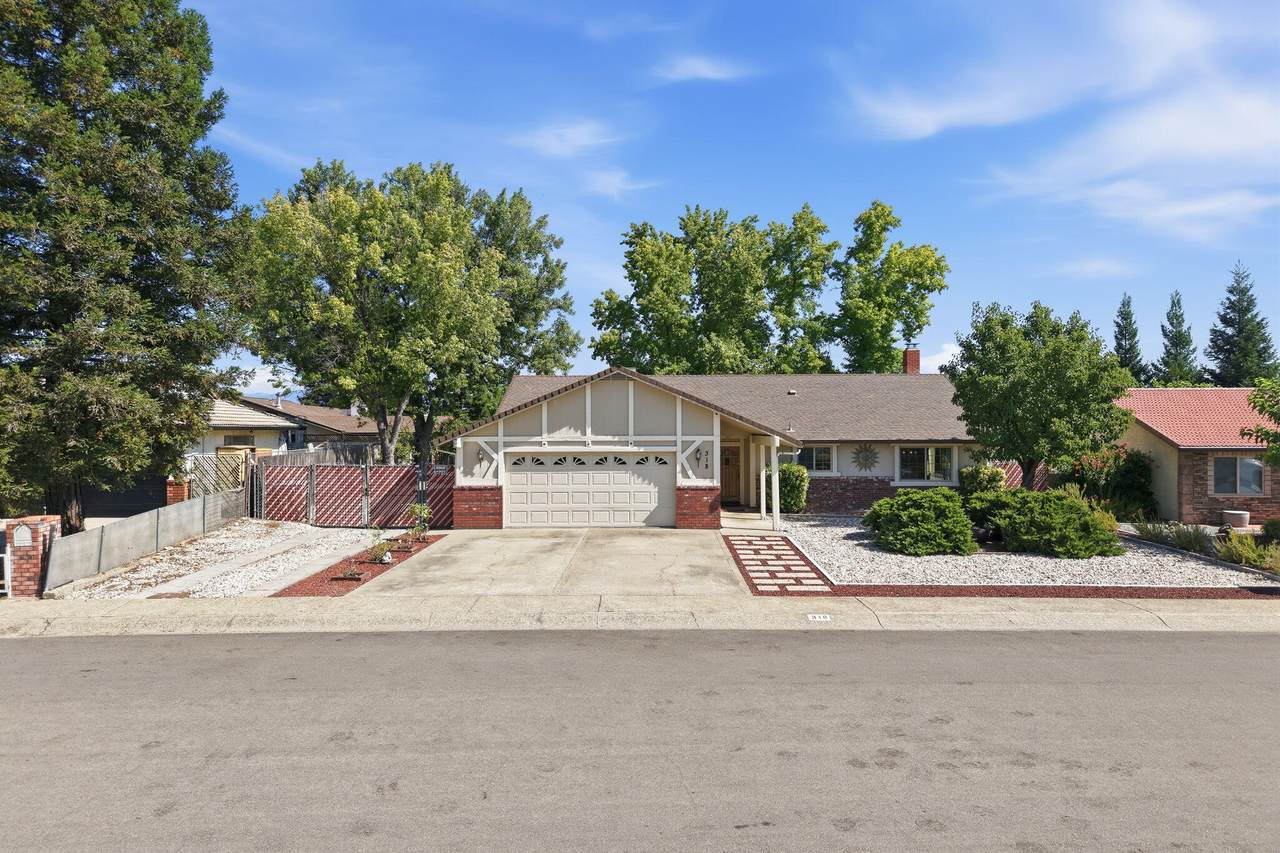 318 Woodhill Drive - Photo 1