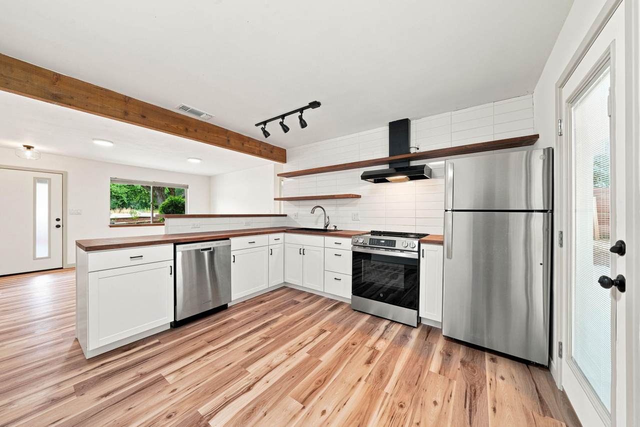 2585 Radio Lane - Photo 1