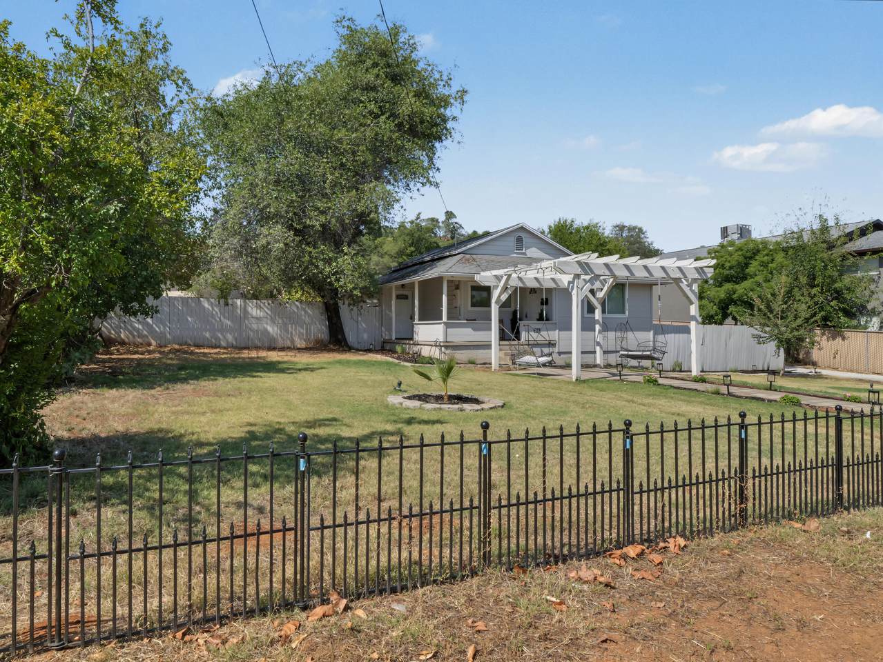 954 West Street - Photo 1
