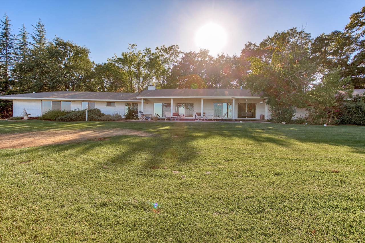 7077 Garth Dr - Photo 1