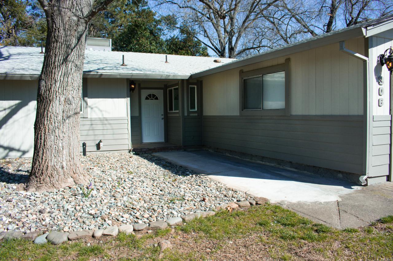306 Newport Dr - Photo 1