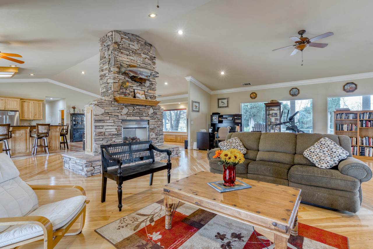 21253 Twin Oaks Lane - Photo 1