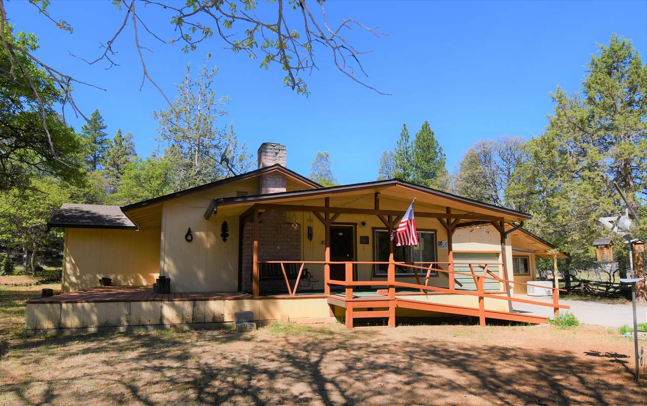 21628 Oak Dr - Photo 1
