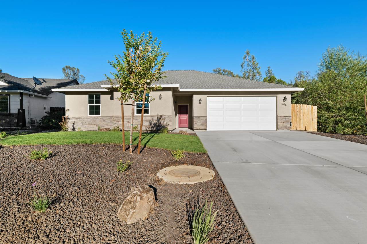 605 Valleybrook Dr - Photo 1