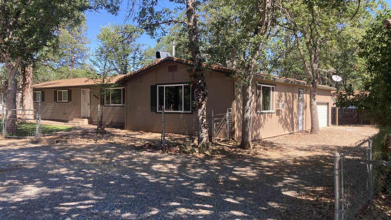 39896 Pumice Drive - Photo 1