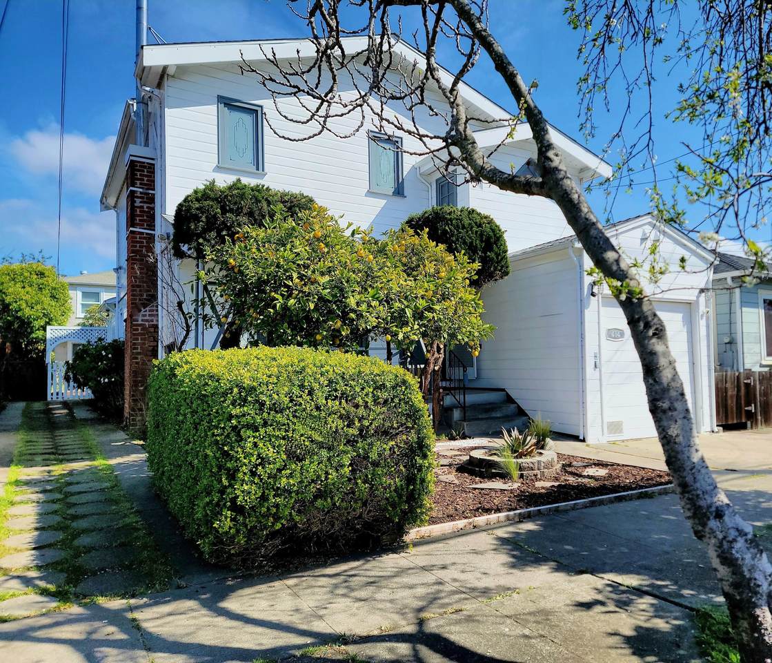 414 Everett Street - Photo 1