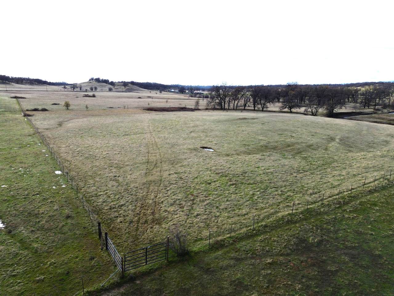 299 East Drive - Photo 1