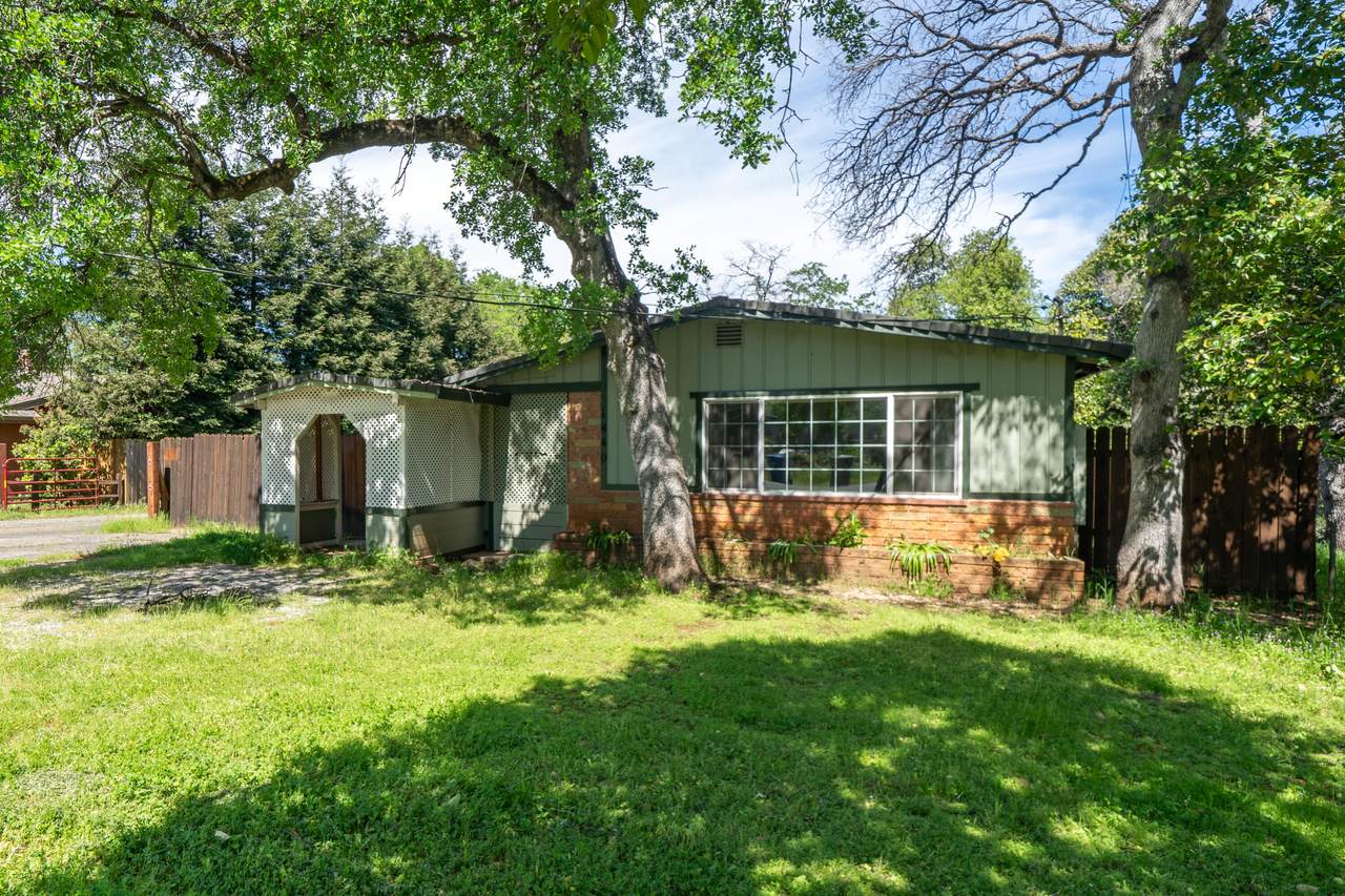 1440, 1444 Oakdale Lane - Photo 1