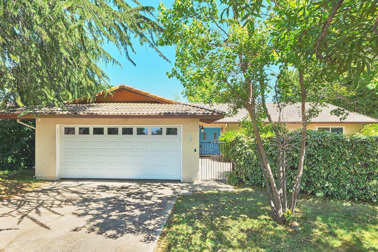 1154 Woodland Terrace - Photo 1