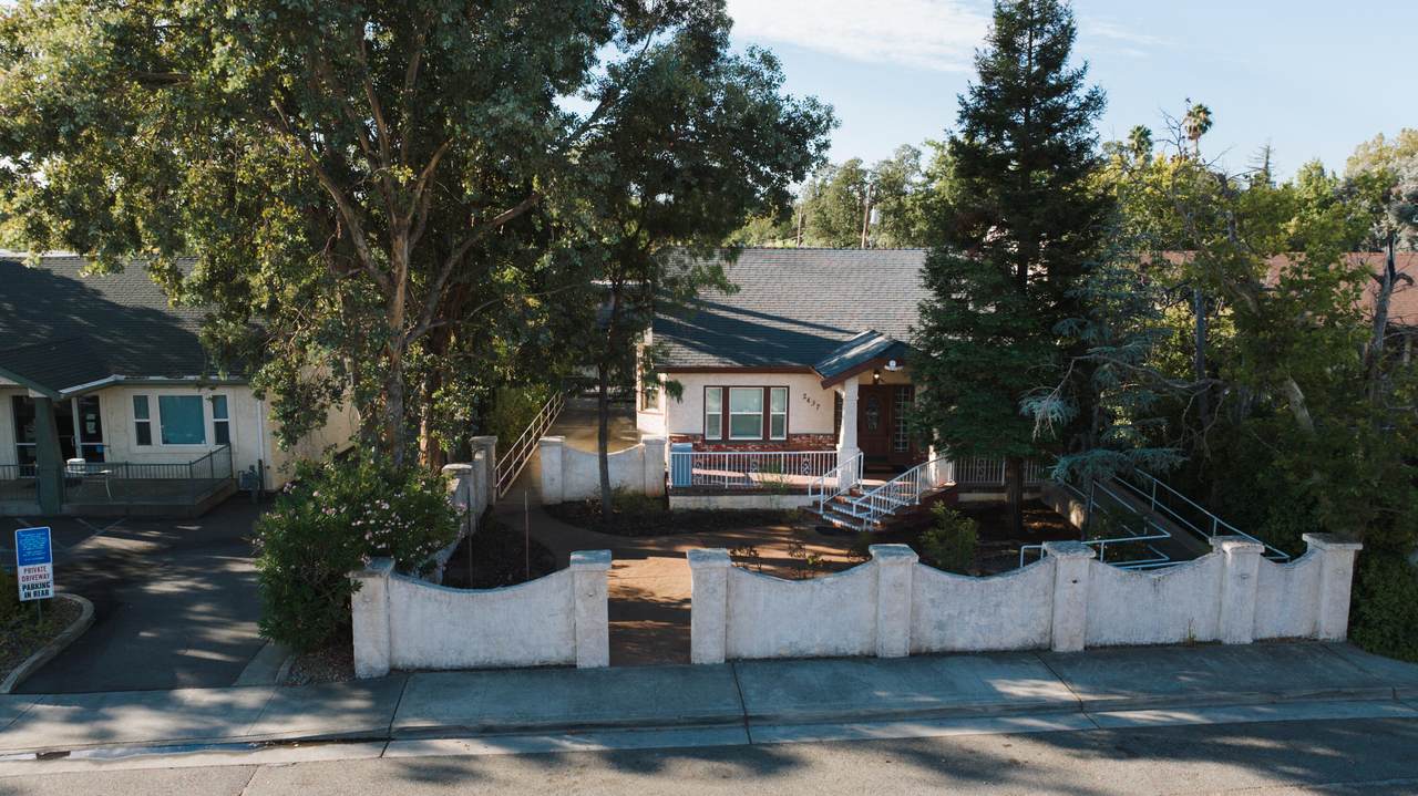 2437 Old Eureka Way - Photo 1